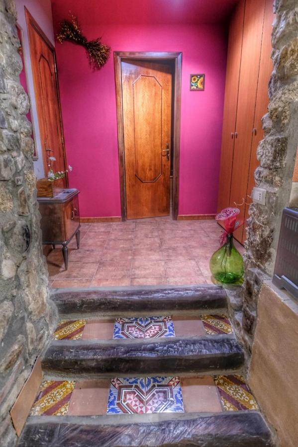 Casa Vacanze Fondaco Di Scillato Scillato  外观 照片