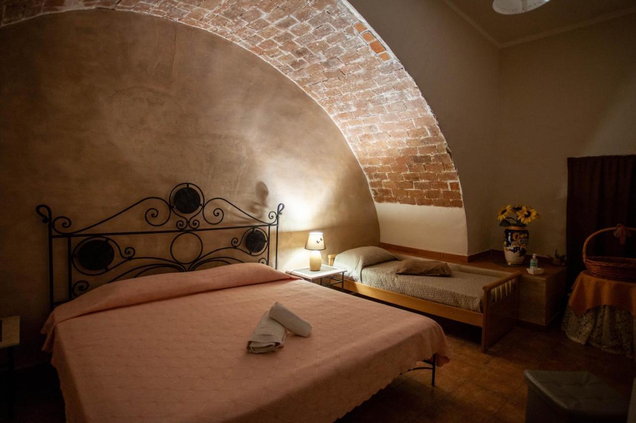 Casa Vacanze Fondaco Di Scillato Scillato  外观 照片