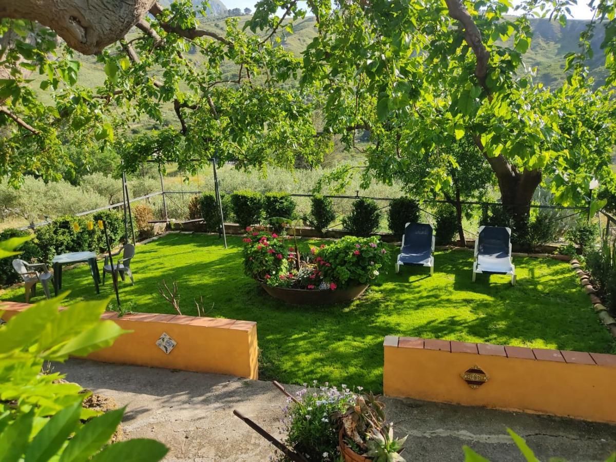Casa Vacanze Fondaco Di Scillato Scillato  外观 照片